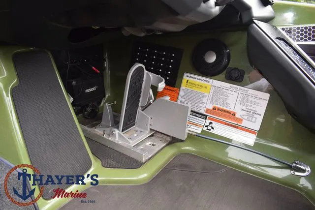 Slide: The Image of Skeeter FXR20 Apex 2022 - 44