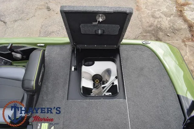 Slide: The Image of Skeeter FXR20 Apex 2022 - 48