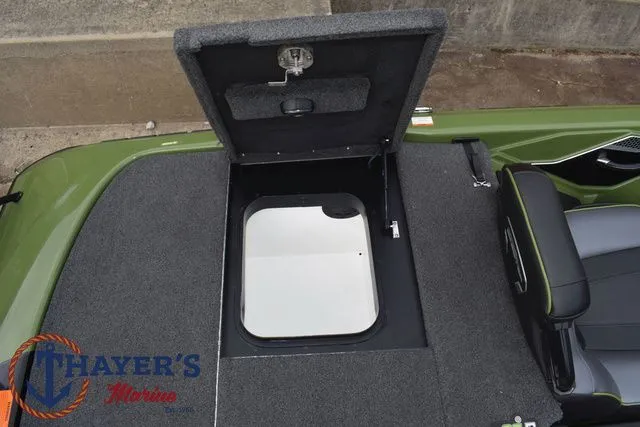 Slide: The Image of Skeeter FXR20 Apex 2022 - 49