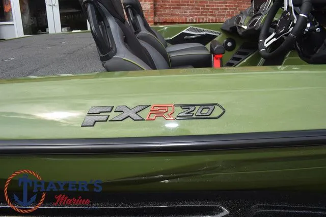 Slide: The Image of Skeeter FXR20 Apex 2022 - 5