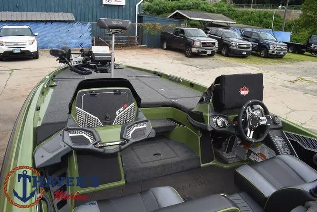 Slide: The Image of Skeeter FXR20 Apex 2022 - 57