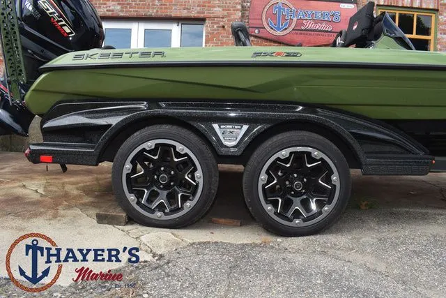 Slide: The Image of Skeeter FXR20 Apex 2022 - 6