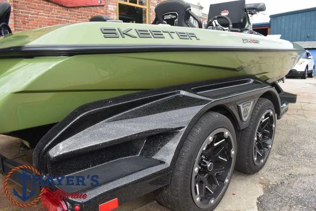 Slide: The Image of Skeeter FXR20 Apex 2022 - 60