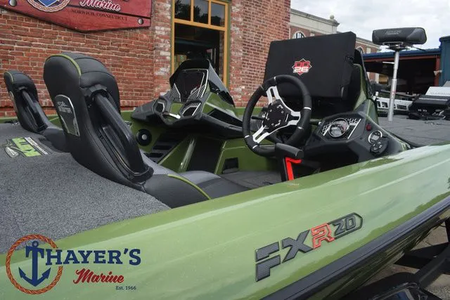 Slide: The Image of Skeeter FXR20 Apex 2022 - 62