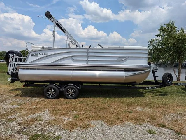 The Image of Lowe SS 190 2024 - 1