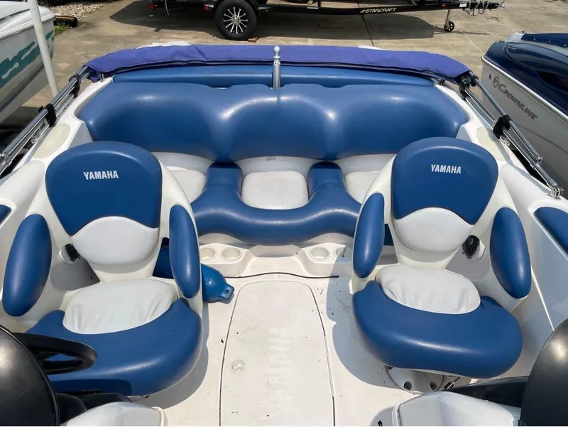 Slide: The Image of Yamaha LX2000 2002 - 10