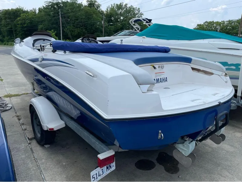 Slide: The Image of Yamaha LX2000 2002 - 9