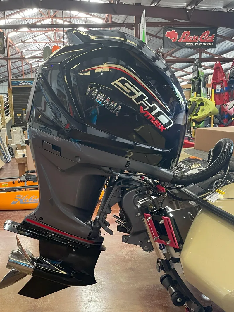 Slide: The Image of Skeeter FXR20 Apex 2025 - 15