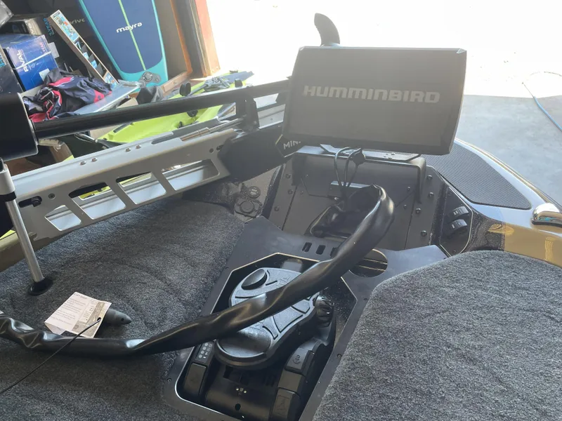 Slide: The Image of Skeeter FXR20 Apex 2025 - 16