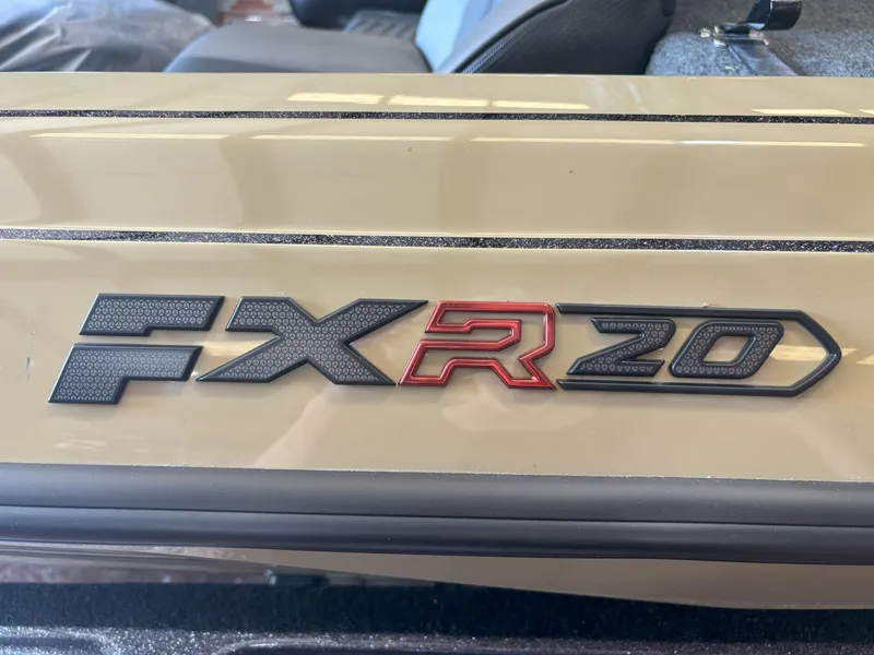 Slide: The Image of Skeeter FXR20 Apex 2025 - 9