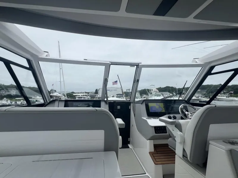 Slide: The Image of Regal LX36 2023 - 13