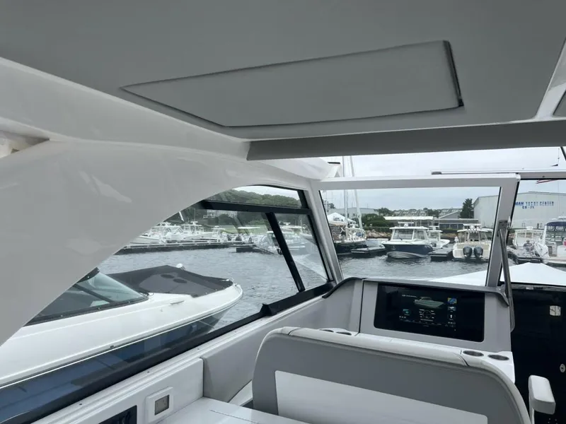 Slide: The Image of Regal LX36 2023 - 23