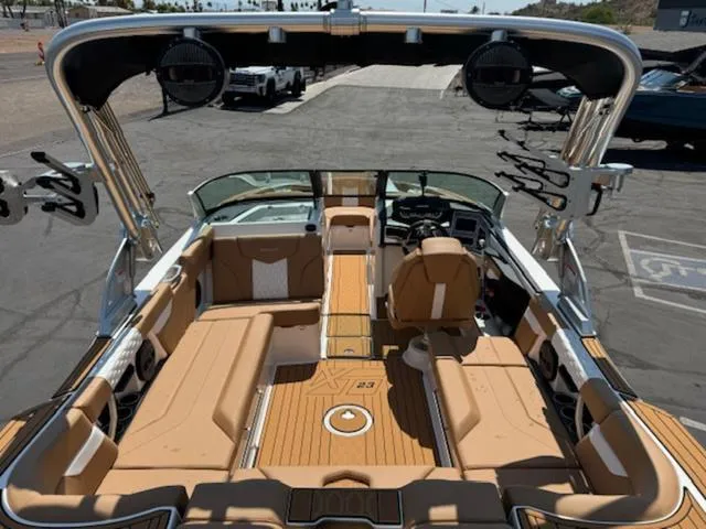 Slide: The Image of MasterCraft XT23 2024 - 11