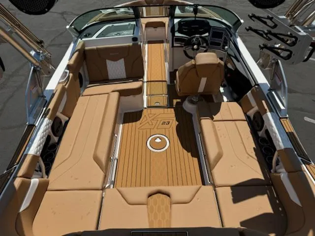 Slide: The Image of MasterCraft XT23 2024 - 12