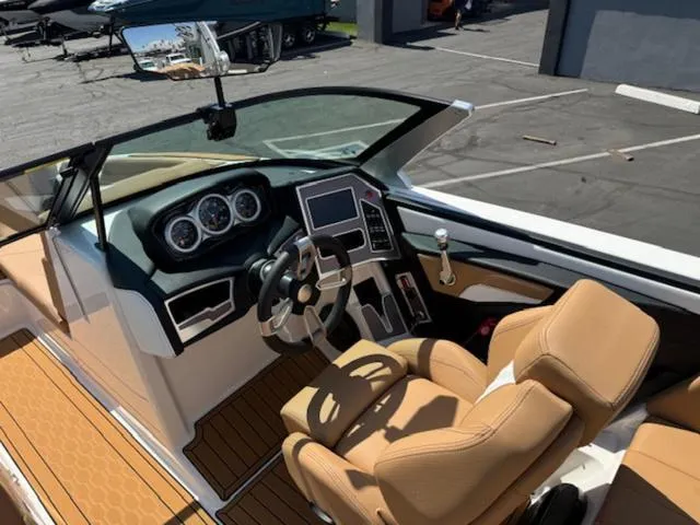 Slide: The Image of MasterCraft XT23 2024 - 13