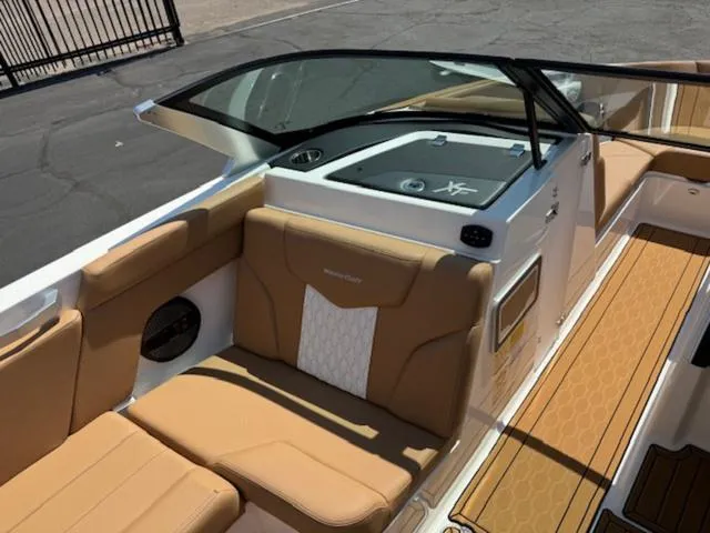 Slide: The Image of MasterCraft XT23 2024 - 14