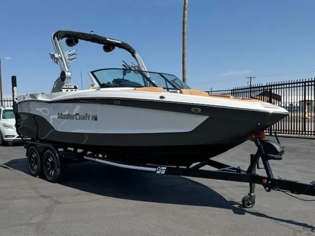 Slide: The Image of MasterCraft XT23 2024 - 4