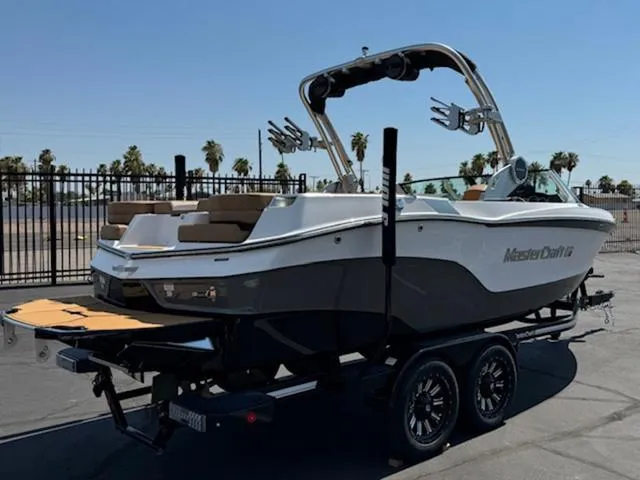 Slide: The Image of MasterCraft XT23 2024 - 6