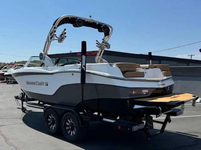 Slide: The Image of MasterCraft XT23 2024 - 8