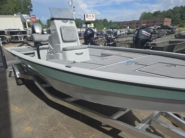 Slide: The Image of Avid 21 FSX 2024 - 6