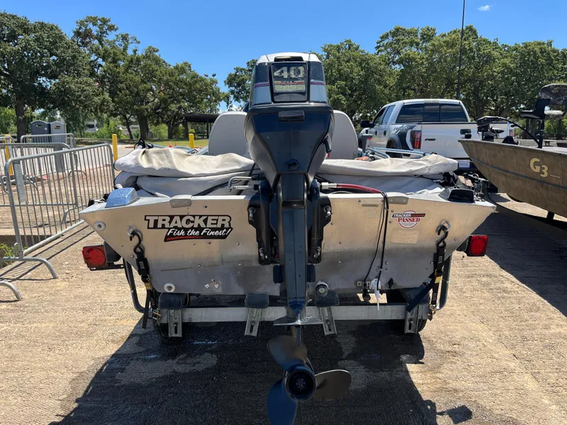 Slide: The Image of Bass Tracker Pro 17 1990 - 92