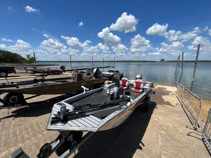 Slide: The Image of Bass Tracker Pro 17 1990 - 95