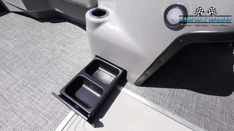 Slide: The Image of Barletta ARIA 20QC - 32