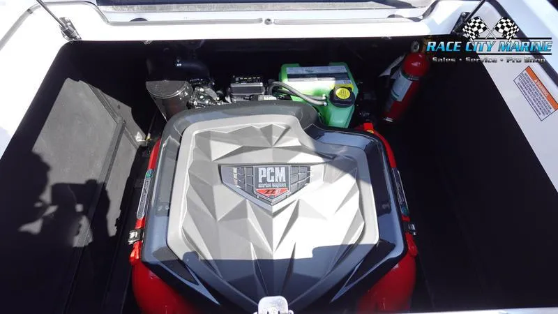 Slide: The Image of Super Air Nautique GS24 - 10