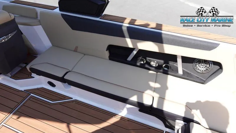 Slide: The Image of Super Air Nautique GS24 - 16