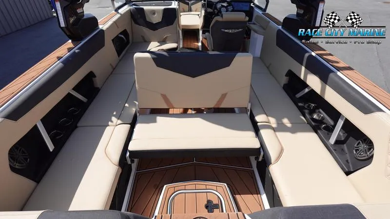 Slide: The Image of Super Air Nautique GS24 - 19