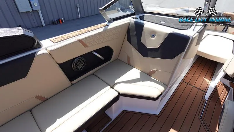 Slide: The Image of Super Air Nautique GS24 - 21