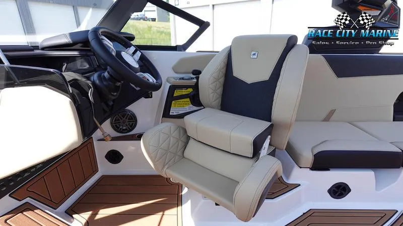 Slide: The Image of Super Air Nautique GS24 - 23