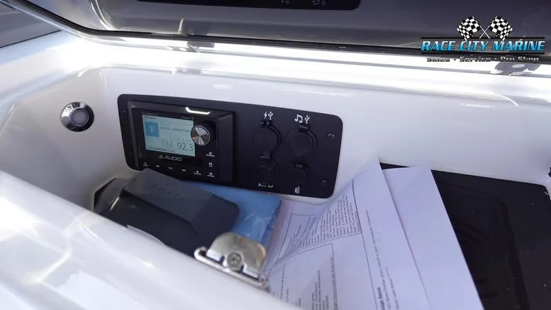 Slide: The Image of Super Air Nautique GS24 - 24