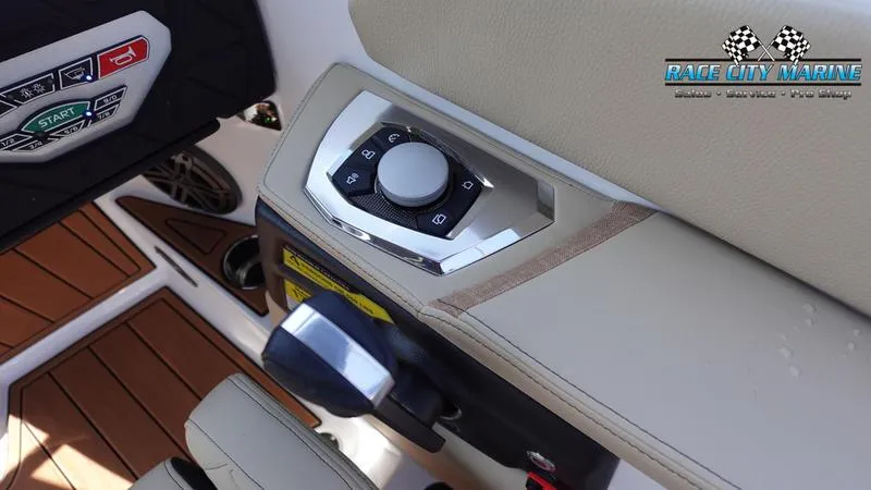 Slide: The Image of Super Air Nautique GS24 - 26