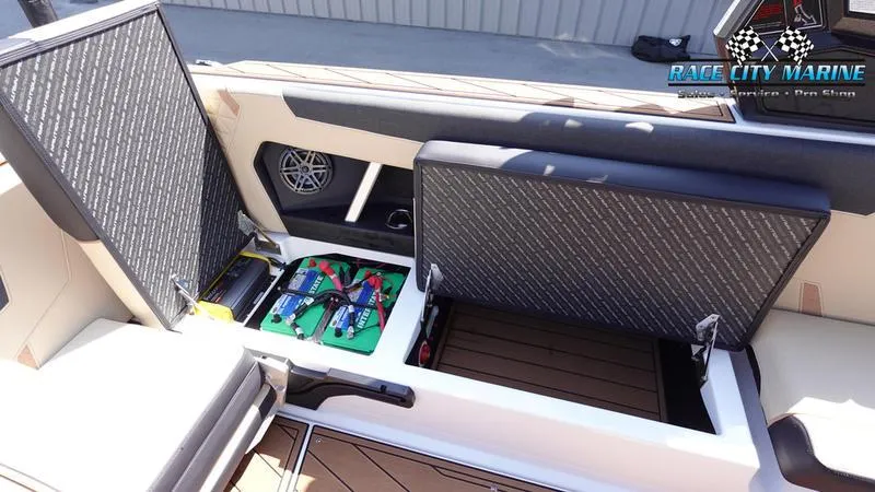 Slide: The Image of Super Air Nautique GS24 - 28