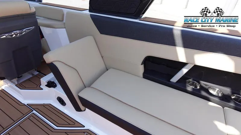 Slide: The Image of Super Air Nautique GS24 - 29