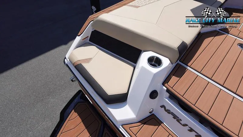 Slide: The Image of Super Air Nautique GS24 - 31