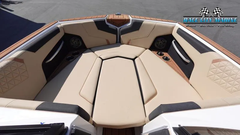 Slide: The Image of Super Air Nautique GS24 - 34