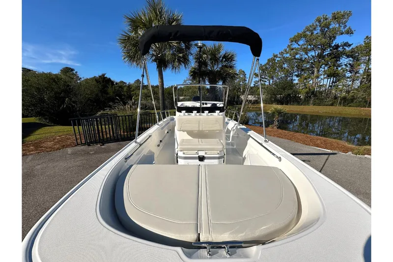 Slide: The Image of Boston Whaler 150 Montauk 2025 - 15