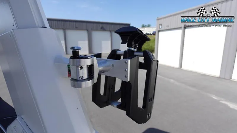 Slide: The Image of Super Air Nautique G25 Paragon - 16