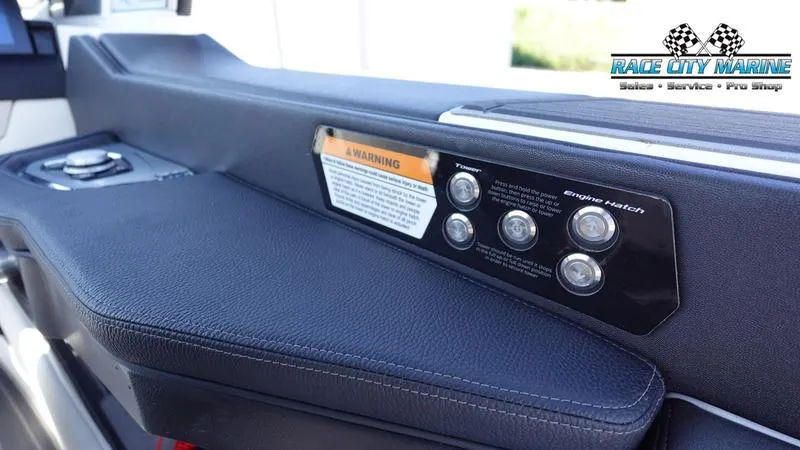 Slide: The Image of Super Air Nautique G25 Paragon - 20