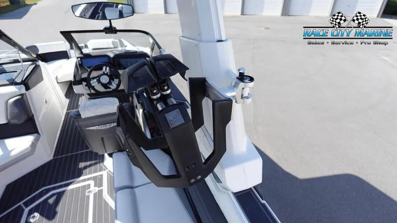 Slide: The Image of Super Air Nautique G25 Paragon - 21