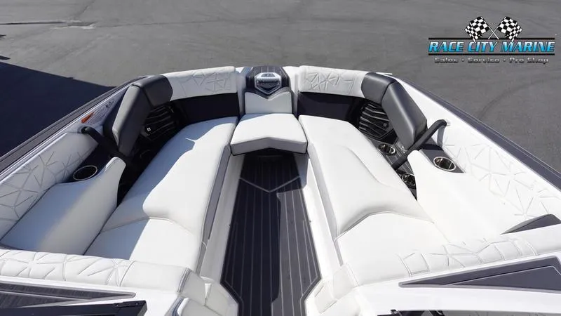 Slide: The Image of Super Air Nautique G25 Paragon - 24