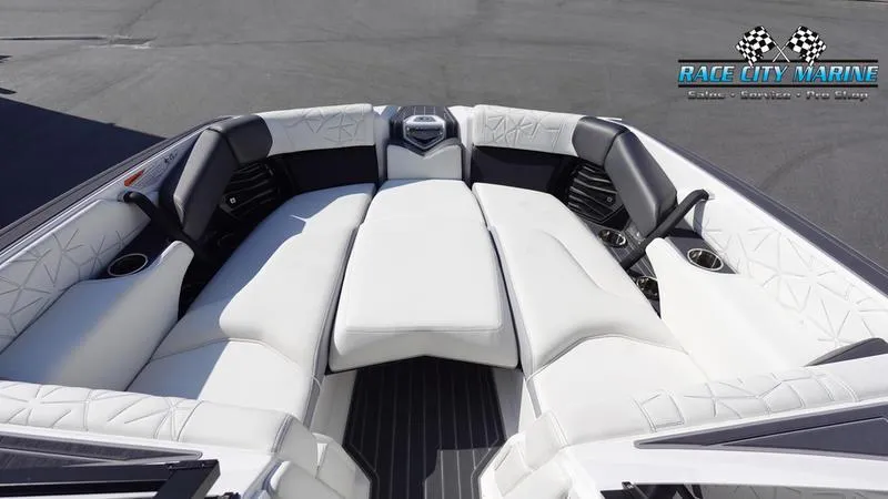 Slide: The Image of Super Air Nautique G25 Paragon - 25