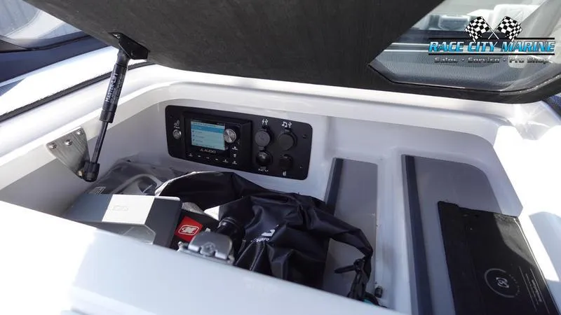 Slide: The Image of Super Air Nautique G25 Paragon - 31