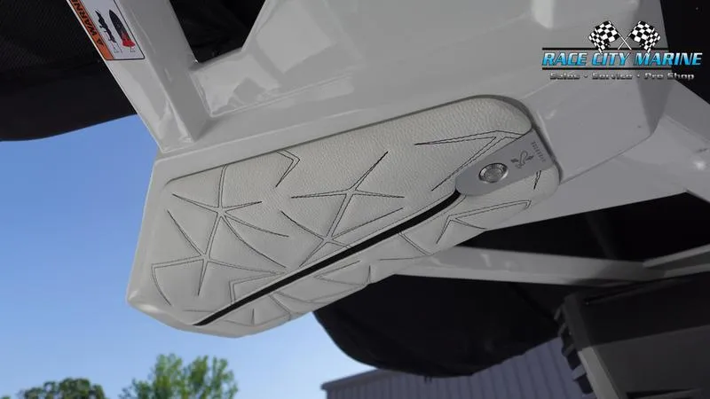 Slide: The Image of Super Air Nautique G25 Paragon - 34