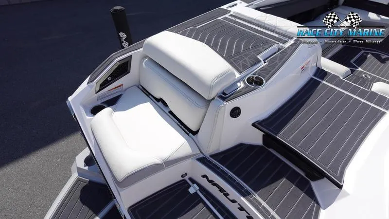 Slide: The Image of Super Air Nautique G25 Paragon - 43