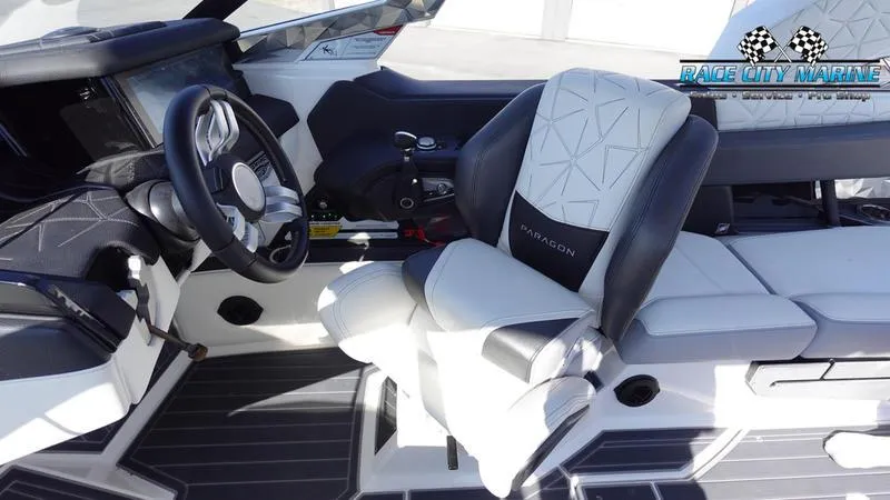 Slide: The Image of Super Air Nautique G25 Paragon - 44