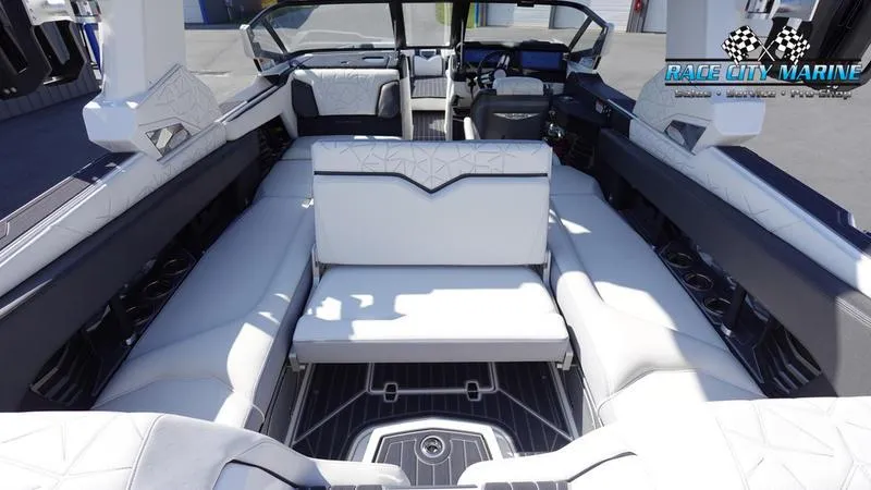 Slide: The Image of Super Air Nautique G25 Paragon - 45