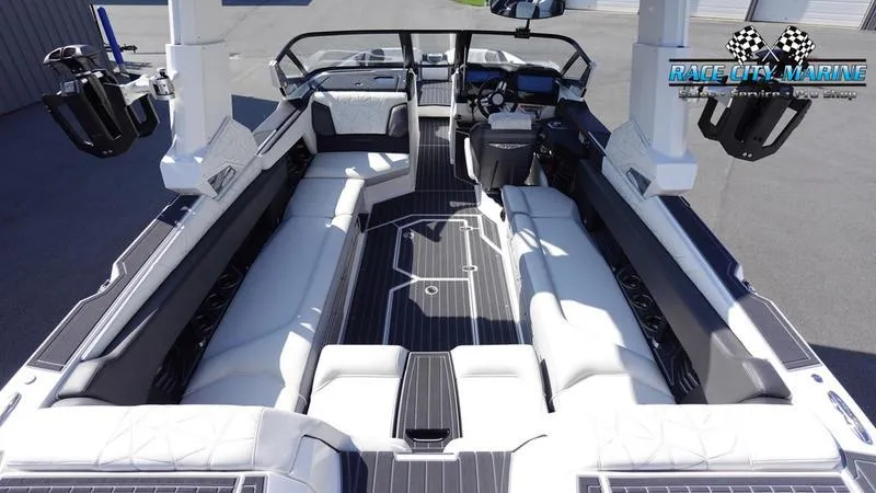 Slide: The Image of Super Air Nautique G25 Paragon - 52